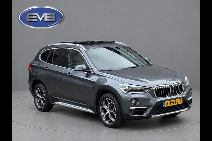 BMW X1 SDrive20i Automaat Orange Edition II, panoramadak, trekhaak, leder sportinterieur, vele opties, Origineel NL auto met nap