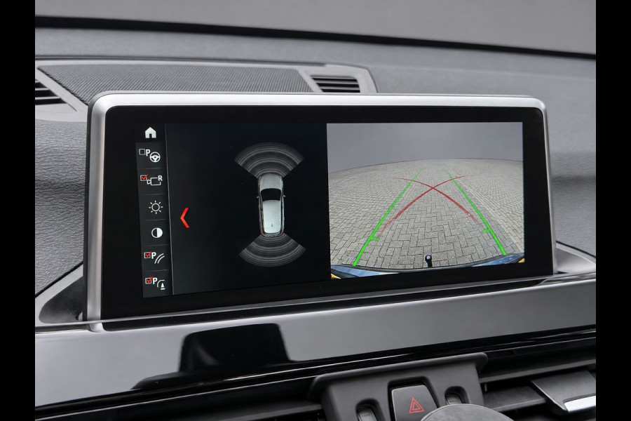 BMW X1 SDrive20i Automaat Orange Edition II, panoramadak, trekhaak, leder sportinterieur, vele opties, Origineel NL auto met nap