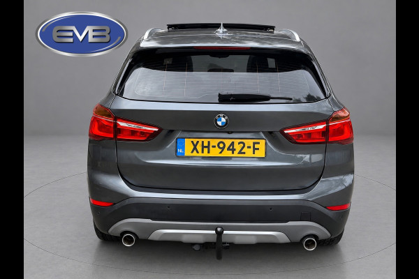 BMW X1 SDrive20i Automaat Orange Edition II, panoramadak, trekhaak, leder sportinterieur, vele opties, Origineel NL auto met nap