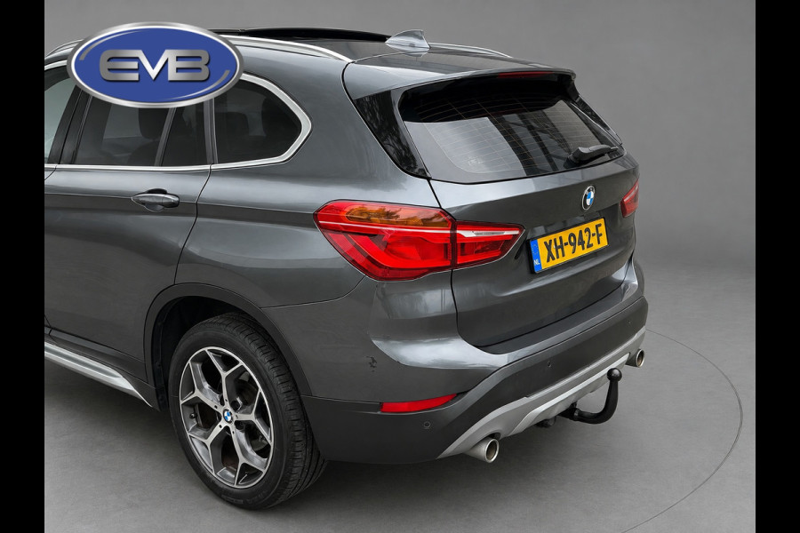 BMW X1 SDrive20i Automaat Orange Edition II, panoramadak, trekhaak, leder sportinterieur, vele opties, Origineel NL auto met nap