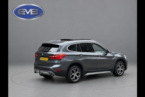 BMW X1 SDrive20i Automaat Orange Edition II, panoramadak, trekhaak, leder sportinterieur, vele opties, Origineel NL auto met nap