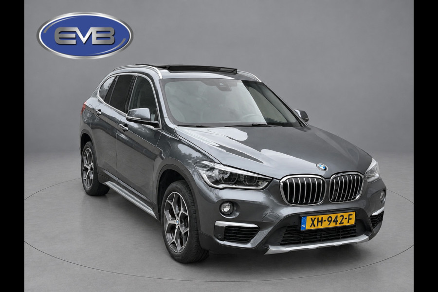 BMW X1 SDrive20i Automaat Orange Edition II, panoramadak, trekhaak, leder sportinterieur, vele opties, Origineel NL auto met nap