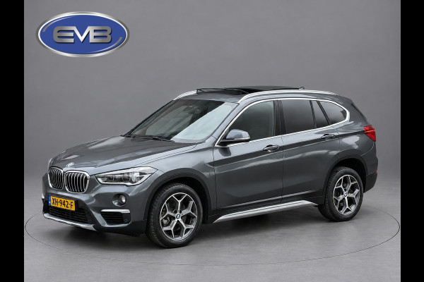 BMW X1 SDrive20i Automaat Orange Edition II, panoramadak, trekhaak, leder sportinterieur, vele opties, Origineel NL auto met nap