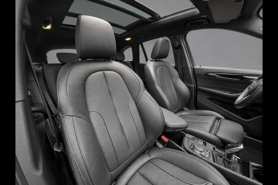BMW X1 SDrive20i Automaat Orange Edition II, panoramadak, trekhaak, leder sportinterieur, vele opties, Origineel NL auto met nap