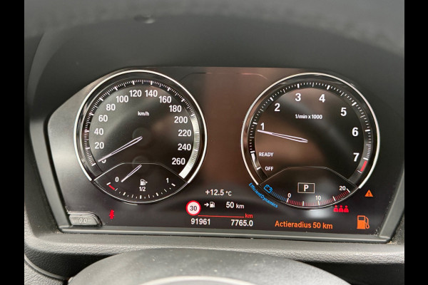 BMW X1 SDrive20i Automaat Orange Edition II, panoramadak, trekhaak, leder sportinterieur, vele opties, Origineel NL auto met nap