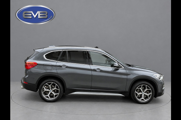 BMW X1 SDrive20i Automaat Orange Edition II, panoramadak, trekhaak, leder sportinterieur, vele opties, Origineel NL auto met nap