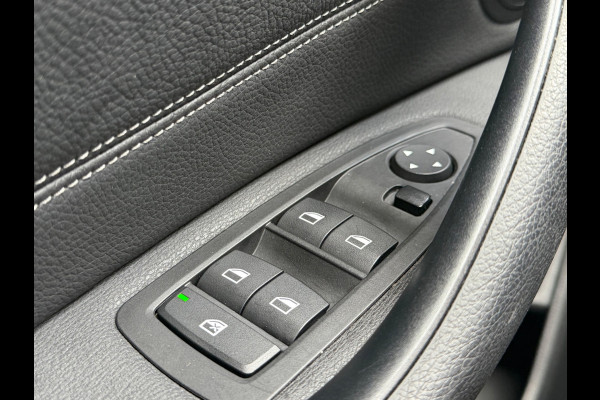 BMW X1 SDrive20i Automaat Orange Edition II, panoramadak, trekhaak, leder sportinterieur, vele opties, Origineel NL auto met nap
