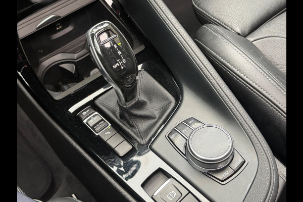 BMW X1 SDrive20i Automaat Orange Edition II, panoramadak, trekhaak, leder sportinterieur, vele opties, Origineel NL auto met nap