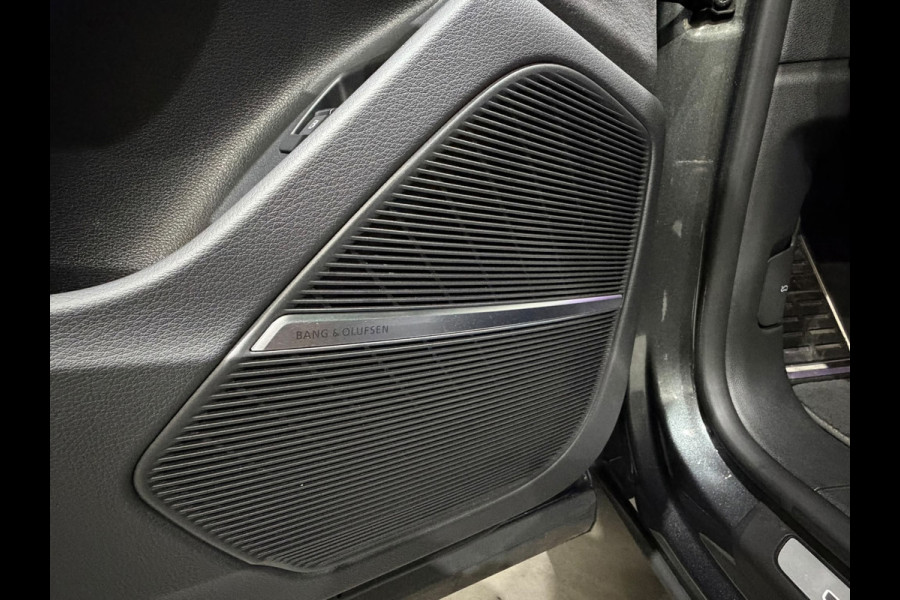 Audi Q8 55 TFSIe Quattro S Line / RS Stoelen / Pano / B&O / Massage / Ventilatie
