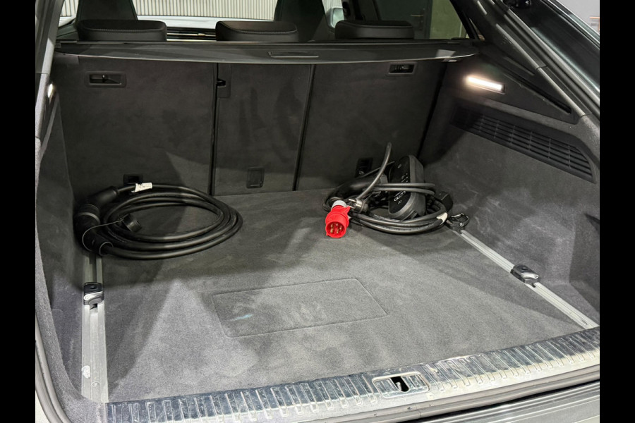 Audi Q8 55 TFSIe Quattro S Line / RS Stoelen / Pano / B&O / Massage / Ventilatie