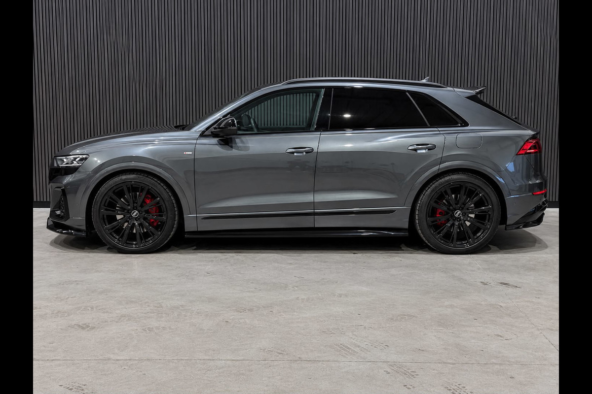 Audi Q8 60 TFSIe Quattro S Competition / 4WD Besturing / Pano / RS Zetel / Softclose / Alcantara hemel / Trekhaak /