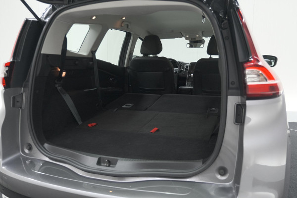 Renault Grand Scénic 1.3 Intens TCe 140 EDC | 7 Zitplaatsen | Apple Carplay | Camera | Parkeersensoren voor + achter