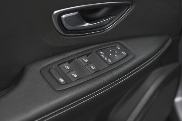 Renault Grand Scénic 1.3 Intens TCe 140 EDC | 7 Zitplaatsen | Apple Carplay | Camera | Parkeersensoren voor + achter