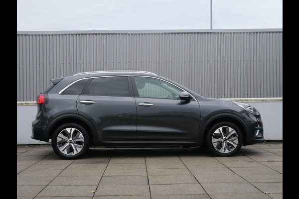 Kia e-Niro DynamicPlusLine 64 kWh | Navi | Carplay | Stoel/stuurverwarming | Adaptief | Camera | Schuif/kanteldak |