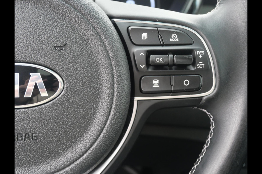 Kia e-Niro DynamicPlusLine 64 kWh | Navi | Carplay | Stoel/stuurverwarming | Adaptief | Camera | Schuif/kanteldak |