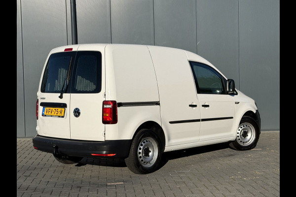 Volkswagen Caddy 2.0 TDI / L1H1 / TREKHAAK / AIRCO / CRUISE / NAVI / CARPLAY / DAB+ / ORIG. NL