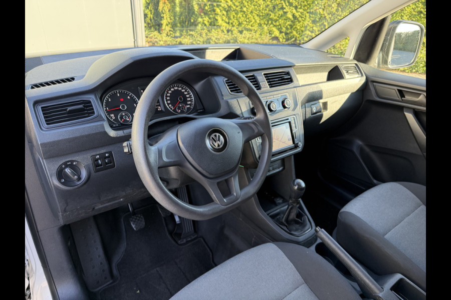 Volkswagen Caddy 2.0 TDI / L1H1 / TREKHAAK / AIRCO / CRUISE / NAVI / CARPLAY / DAB+ / ORIG. NL