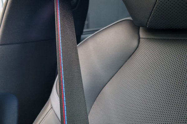 BMW 5 Serie 550e xDrive | BTW! | FULL OPTION! | PANO | B&W | M-SPORT PRO | CARBON | STOELVENTILATIE |