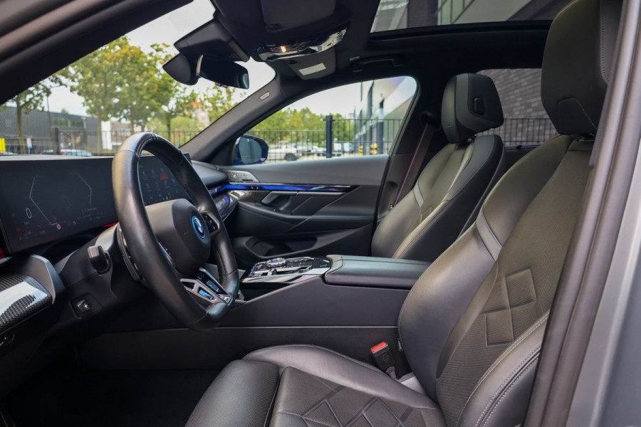 BMW 5 Serie 550e xDrive | BTW! | FULL OPTION! | PANO | B&W | M-SPORT PRO | CARBON | STOELVENTILATIE |