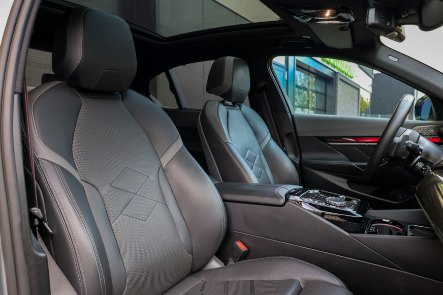 BMW 5 Serie 550e xDrive | BTW! | FULL OPTION! | PANO | B&W | M-SPORT PRO | CARBON | STOELVENTILATIE |