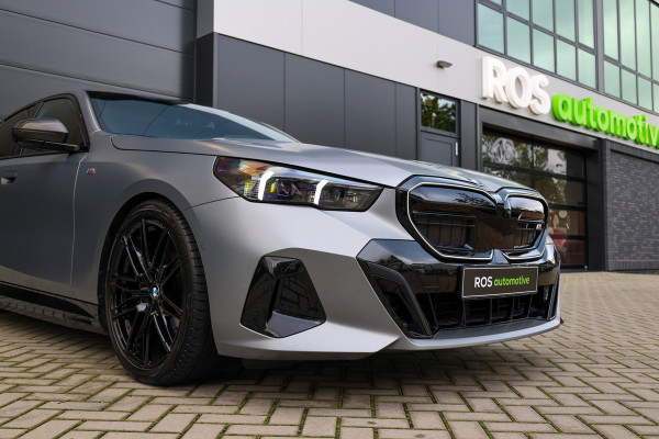 BMW 5 Serie 550e xDrive | BTW! | FULL OPTION! | PANO | B&W | M-SPORT PRO | CARBON | STOELVENTILATIE |