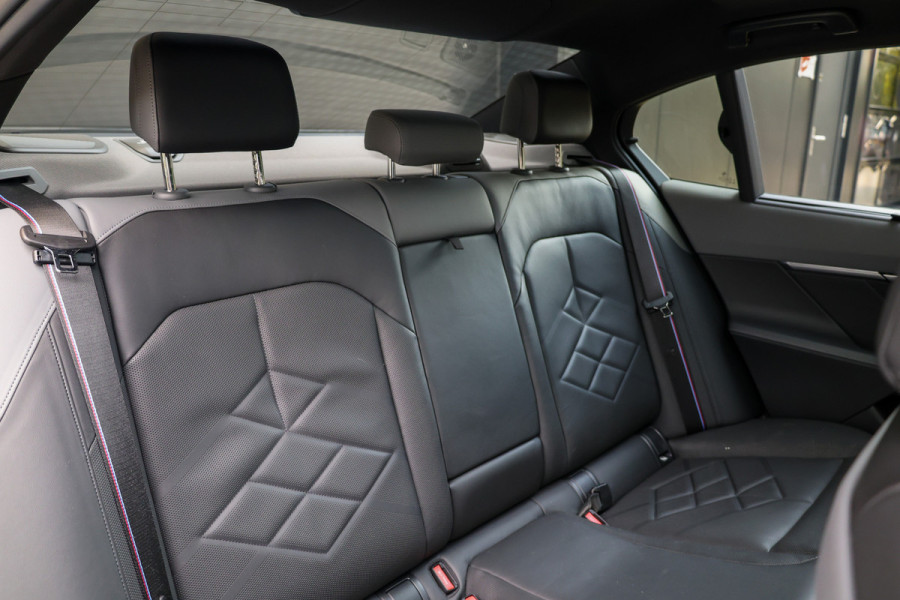 BMW 5 Serie 550e xDrive | BTW! | FULL OPTION! | PANO | B&W | M-SPORT PRO | CARBON | STOELVENTILATIE |