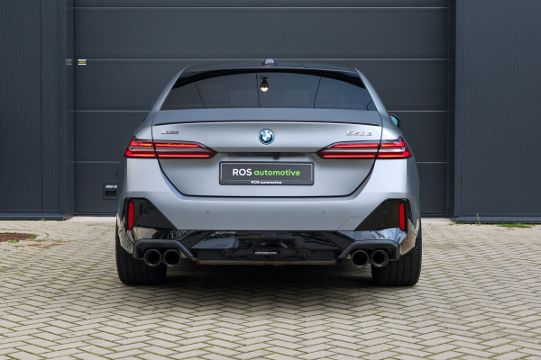 BMW 5 Serie 550e xDrive | BTW! | FULL OPTION! | PANO | B&W | M-SPORT PRO | CARBON | STOELVENTILATIE |
