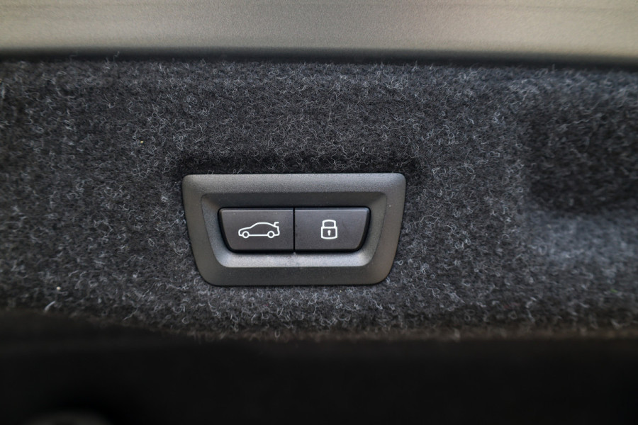 BMW 5 Serie 550e xDrive | BTW! | FULL OPTION! | PANO | B&W | M-SPORT PRO | CARBON | STOELVENTILATIE |