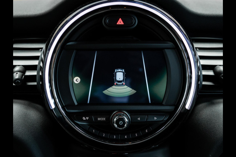 MINI 3-deurs 1.5 Cooper Mooie Mini met JCW interieur