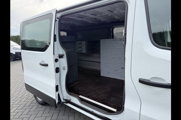 Renault Trafic 2.0 dCi 120 PK / L2H1 / 2x SCHUIFDEUR / INRICHTING / TREKHAAK / 1e EIG. / LED / CRUISE / AIRCO / NAVI