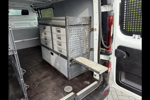 Renault Trafic 2.0 dCi 120 PK / L2H1 / 2x SCHUIFDEUR / INRICHTING / TREKHAAK / 1e EIG. / LED / CRUISE / AIRCO / NAVI