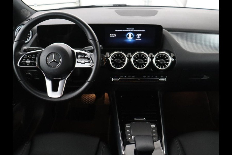 Mercedes-Benz EQA 250 Business Solution Luxury 67 kWh | SOH 95,3% | Half leder | Stoelverwarming | Adaptive cruise | Camera | Park assist | Sfeerverlichting