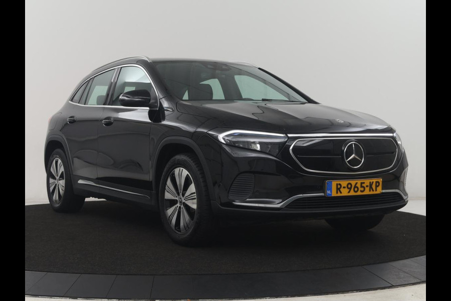 Mercedes-Benz EQA 250 Business Solution Luxury 67 kWh | SOH 95,3% | Half leder | Stoelverwarming | Adaptive cruise | Camera | Park assist | Sfeerverlichting