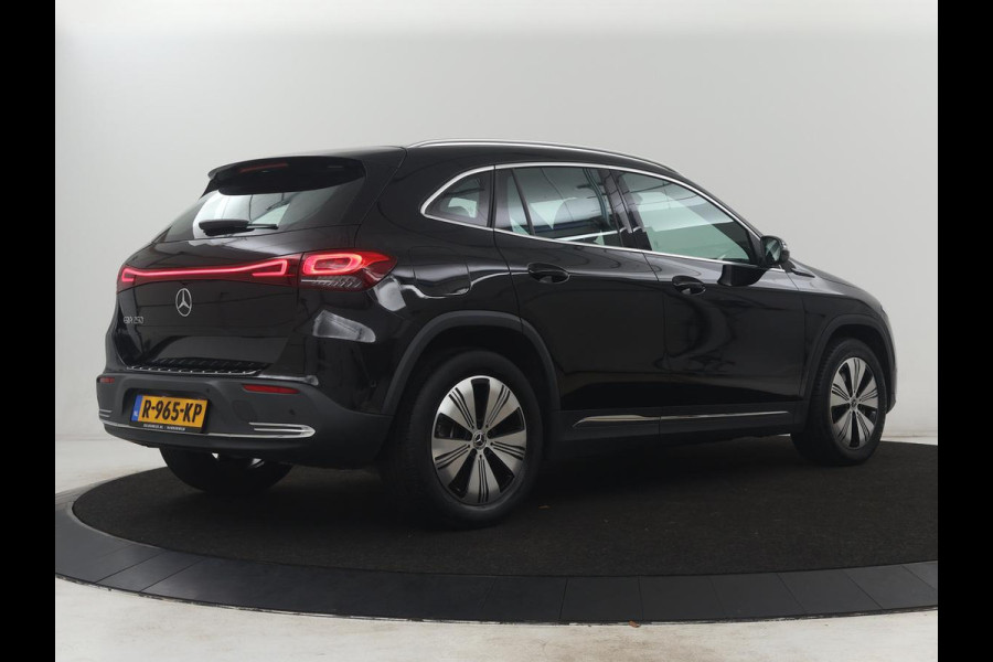 Mercedes-Benz EQA 250 Business Solution Luxury 67 kWh | SOH 95,3% | Half leder | Stoelverwarming | Adaptive cruise | Camera | Park assist | Sfeerverlichting