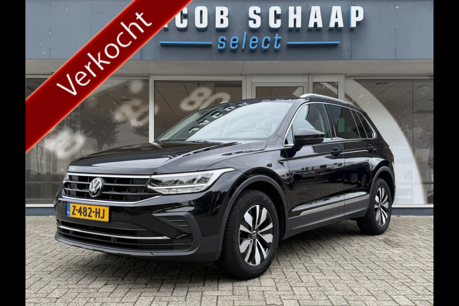 Volkswagen Tiguan 1.5 TSI Life / Automaat / Carplay / Trekhaak (1.800 KG) / Sensoren / Camera /
