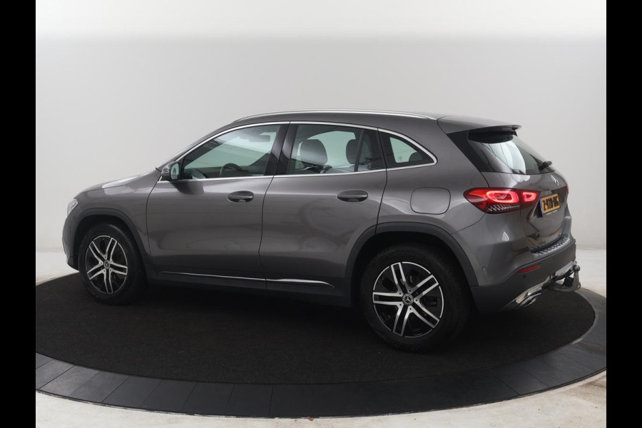 Mercedes-Benz GLA 200 Style | Half leder | Stoelverwarming | Trekhaak | Cruise control | Camera | Park assist | Carplay | Sfeerverlichting