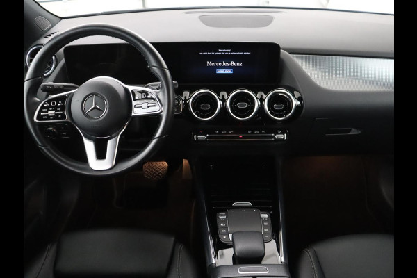 Mercedes-Benz GLA 200 Style | Half leder | Stoelverwarming | Trekhaak | Cruise control | Camera | Park assist | Carplay | Sfeerverlichting
