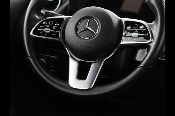 Mercedes-Benz GLA 200 Style | Half leder | Stoelverwarming | Trekhaak | Cruise control | Camera | Park assist | Carplay | Sfeerverlichting