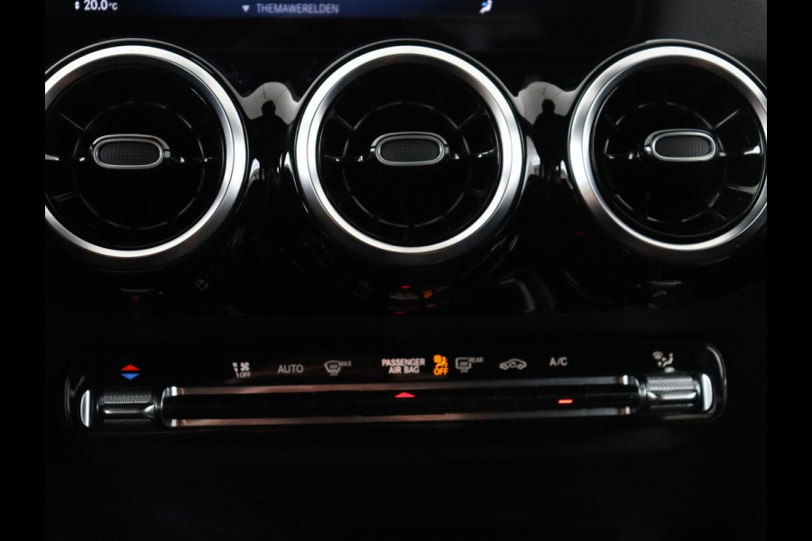 Mercedes-Benz GLA 200 Style | Half leder | Stoelverwarming | Trekhaak | Cruise control | Camera | Park assist | Carplay | Sfeerverlichting