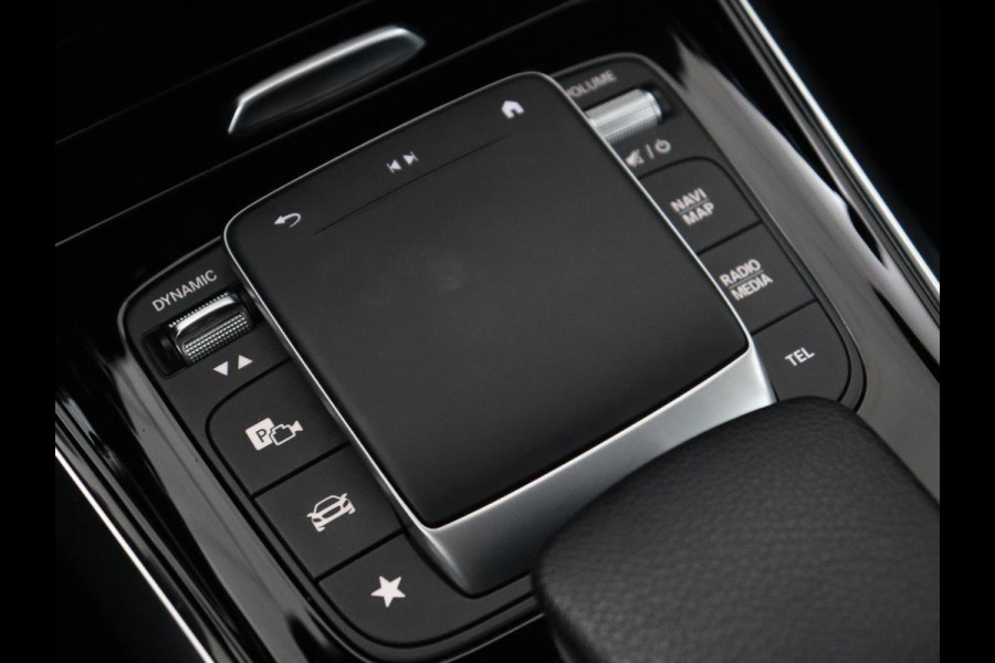 Mercedes-Benz GLA 200 Style | Half leder | Stoelverwarming | Trekhaak | Cruise control | Camera | Park assist | Carplay | Sfeerverlichting