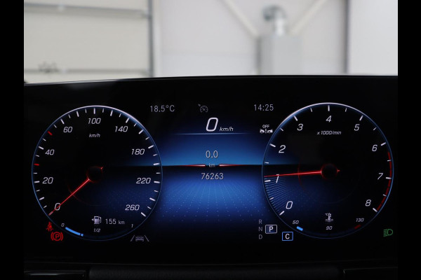 Mercedes-Benz GLA 200 Style | Half leder | Stoelverwarming | Trekhaak | Cruise control | Camera | Park assist | Carplay | Sfeerverlichting