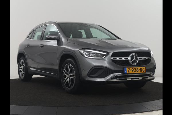Mercedes-Benz GLA 200 Style | Half leder | Stoelverwarming | Trekhaak | Cruise control | Camera | Park assist | Carplay | Sfeerverlichting