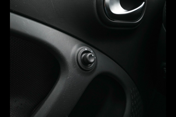 Smart Forfour EQ Passion 18 kWh (3-Fase-22kW) {SoH-95%} Aut.*FACE-LIFT | LED-LIGHTS | HEATED-COMFORTSEATS | CRUISE | ECC | DAB | SMART-AUDIO | COOL/AUDIO-PACK | 15"ALU*