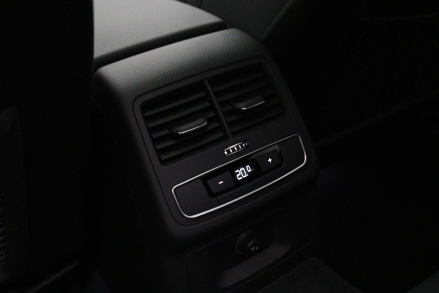Audi A4 Avant 40 TFSI Quattro S-Line Edition Competition, Panoramadak, Sfeerverlichting, Matrix, Tour-pakket