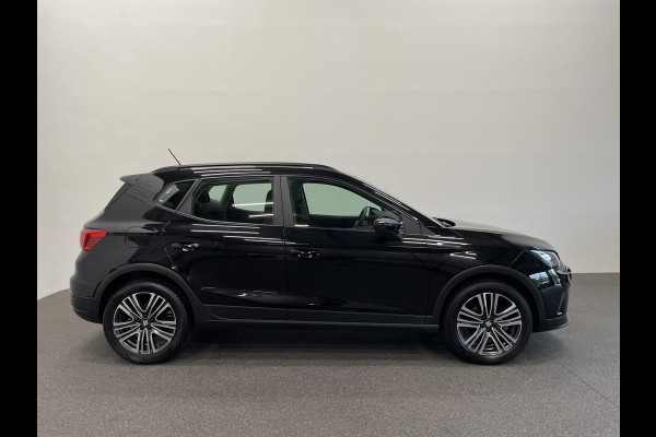 Seat Arona 1.0 TSI Style Climate control Navigatie Apple Carplay/ Android Auto Parkeersensoren Cruise Control Full LED 17" LM Velgen