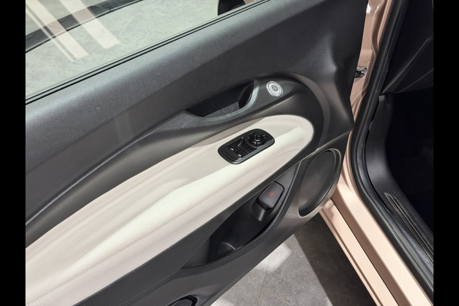 Fiat 500 La Prima 42 kWh | pano dak | Led voor \ achter licht | JBL! audio | Stoelverwarming |