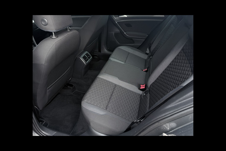 Volkswagen Golf 1.0 TSI 110PK DSG|JOIN|ACC|Carplay|Stoel verw|Clima|PDC|LMV|Navi|Dealer onderhouden|