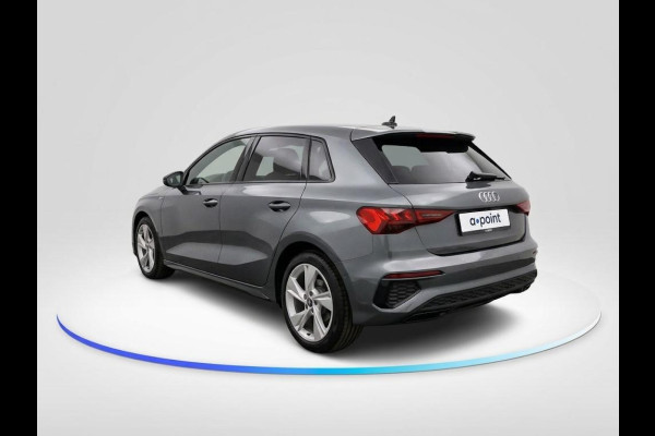 Audi A3 Sportback 30 TFSI S edition 110pk | Navigatie | S line interieur | Apple Carplay /-Android auto | 17 inch Lichtmetalen velgen | Cruise controle | Parkeersensoren voor en achter
