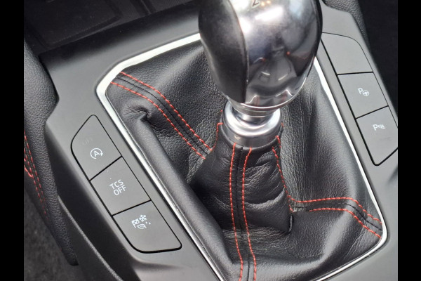 Ford Focus 1.0 EcoBoost ST Line | B&O | PANO | LED | Trekhaak | Camera | Dealer Onderhouden