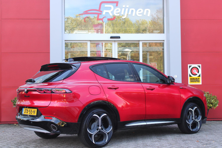 Alfa Romeo Tonale 1.3 270PK Ibrida Plug-In Q4 SPORT SPECIALE | PANORAMISCH SCHUIF KANTELDAK MET ZWARTE DAKSTRIPS | ROSSO BRERA (METALLIC ROOD) MET ZWART DAK  | HARMAN KARDON PREMIUM AUDIO MET 14 SPEAKERS | TECHNOLOGY PACK: PARKEERWAARSCHUWING VOOR EN ACHTER/360° CAMERA / AUTONOMOUS DRIVING LEVEL 2: ADAPTIVE CRUISE CONTROL/LANE CENTERING ASSIST/TRAFFIC JAM ASSIST DODEHOEK DETECTIE AUTOMATISCH DIMMENDE BUITENSPIEGELS ELEKTRISCH BEDIENBARE ACHTERKLEP | 20" LICHTMETALEN VELGEN FORI | DRAADLOZE TELEFOONLADER | NAVIGATIE | DRAADLOZE APPLE CARPLAY/ANDROID AUTO | FULL LED MATRIX KOPLAMPEN | LED